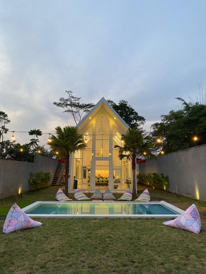 Karabineri Private Pool Jogja Villa Ngaglik Екстер'єр фото